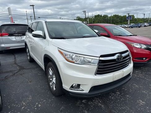 Used 2015 Toyota Highlander Limited w/ Driver Technology Package AWD/4WD image 1