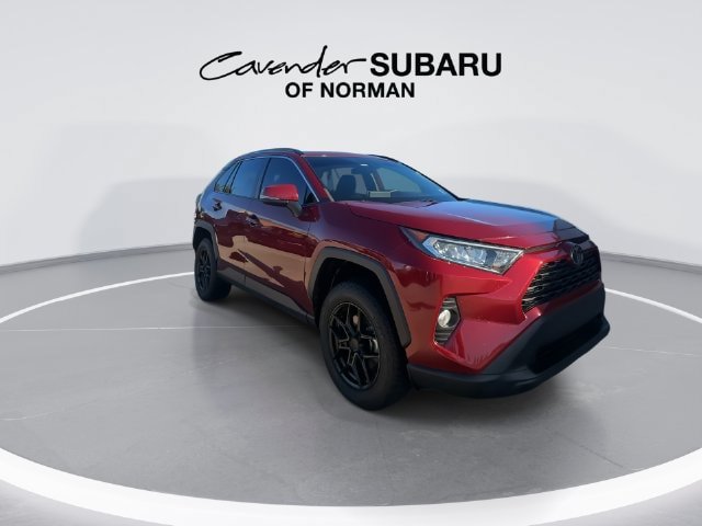 Used 2019 Toyota RAV4 XLE w/ Convenience Package FWD image 2