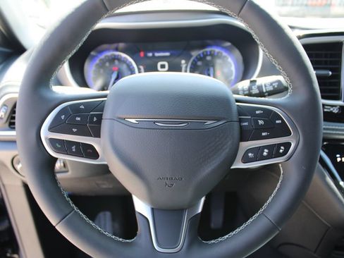 New 2027 Chrysler Pacifica Select w/ Family Tech Group FWD image 32