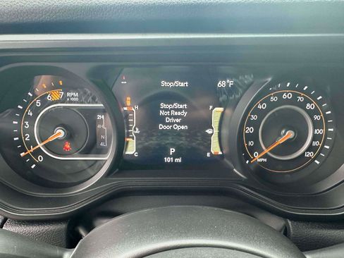 Used 2025 Jeep Wrangler Sport AWD/4WD image 19
