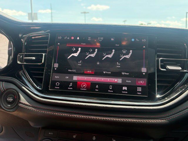 Used 2021 Dodge Durango R/T w/ Blacktop Package AWD/4WD image 18
