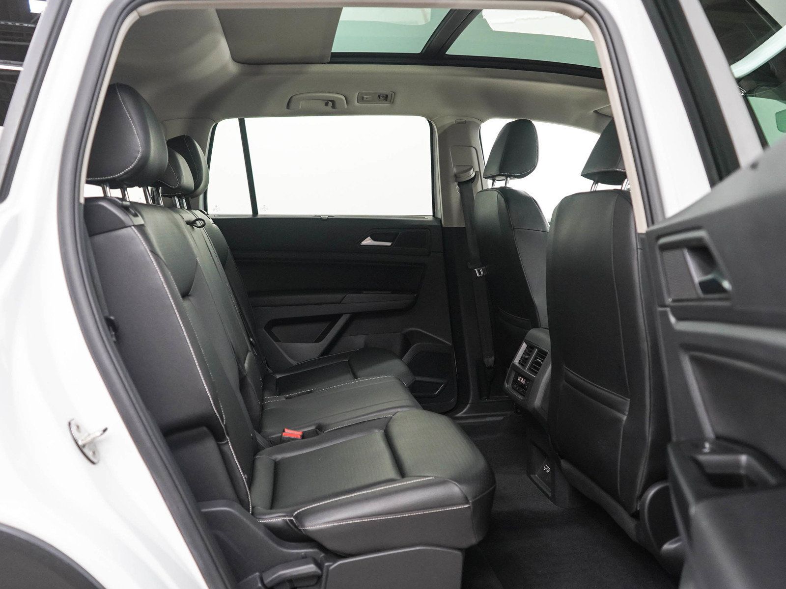 Used 2021 Volkswagen Atlas SEL w/ MDO Package (Bench Seat) AWD/4WD image 12