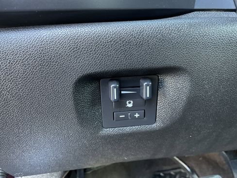 Used 2013 GMC Sierra 1500 SLE w/ Power Tech Package image 30