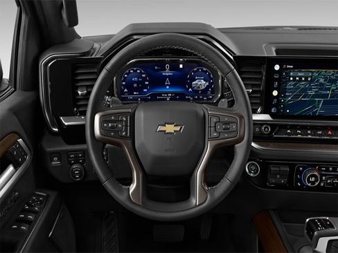 Used 2023 Chevrolet Silverado 1500 High Country w/ Technology Package AWD/4WD image 8