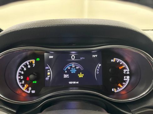 Used 2019 Jeep Grand Cherokee Laredo AWD/4WD image 47