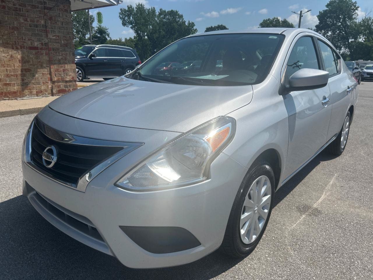 Used 2019 Nissan Versa SV FWD image 1