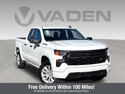 Used 2025 Chevrolet Silverado 1500 Custom image 1