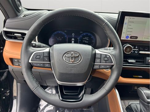 Used 2023 Toyota Highlander Platinum AWD/4WD image 29