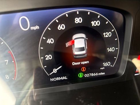 Used 2023 Honda Civic Touring image 13