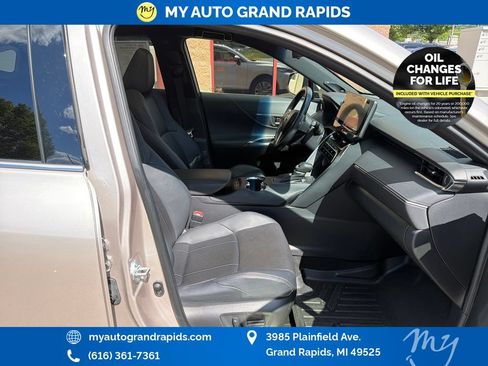 Used 2021 Toyota Venza Limited w/ Advanced Technology Package AWD/4WD image 24