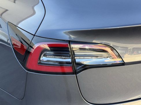 Used 2023 Tesla Model 3 Standard Range image 15