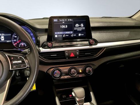 Used 2024 Kia Forte LXS image 9