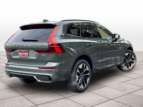 New 2026 Volvo XC60 B5 Plus w/ Climate Package image 4