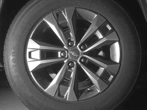 Used 2025 Chevrolet Equinox LT FWD image 15