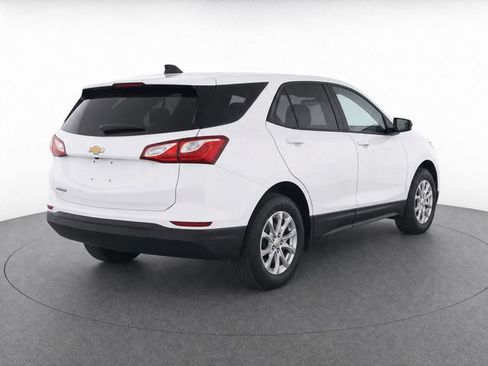 Used 2019 Chevrolet Equinox LS FWD image 4