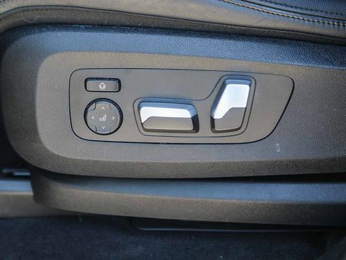 Used 2022 BMW X5 xDrive40i w/ Executive Package image 19