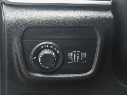 Used 2022 Jeep Grand Cherokee Altitude image 42