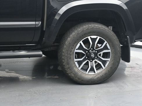 Used 2020 Toyota Tacoma TRD Sport w/ Technology Package AWD/4WD image 13