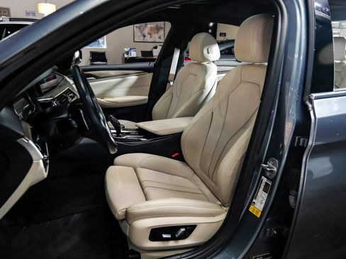 Used 2018 BMW 530i w/ Premium Package RWD image 41