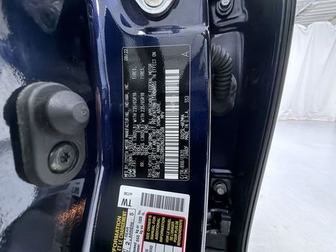Used 2022 Toyota Highlander XLE AWD/4WD image 27