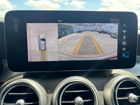 Used 2022 Mercedes-Benz GLC 300 4MATIC image 13