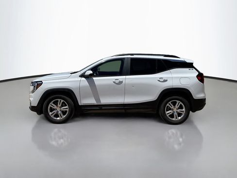 Used 2022 GMC Terrain SLE w/ Driver Convenience Package FWD image 4