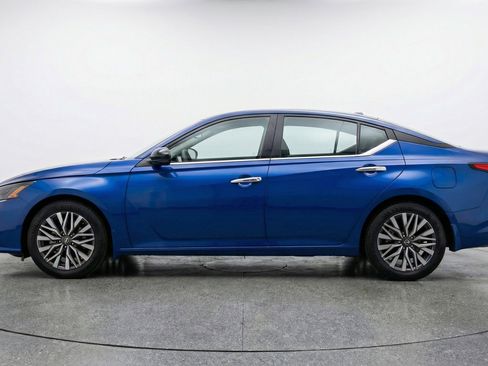 Used 2025 Nissan Altima 2.5 SV image 5