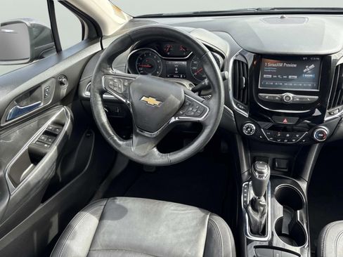 Used 2017 Chevrolet Cruze Premier image 12