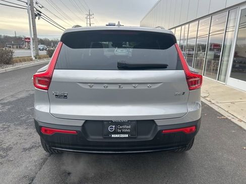Certified 2025 Volvo XC40 B5 Plus AWD/4WD image 4