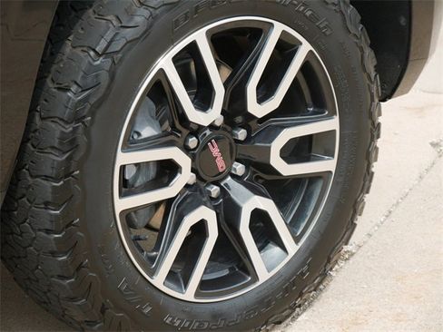 Used 2022 GMC Yukon AT4 image 9