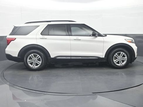 Used 2022 Ford Explorer XLT w/ Equipment Group 202A RWD image 8