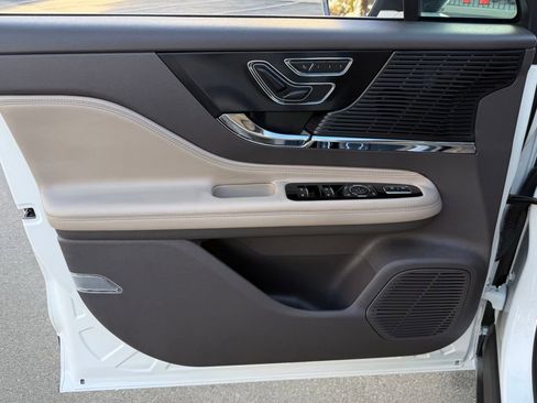 Used 2022 Lincoln Corsair FWD image 15