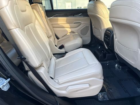 Used 2023 Jeep Grand Cherokee L Limited w/ Trailer Tow Group (B) image 14