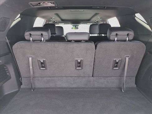 Used 2026 Chevrolet Traverse LT w/ Sun and Wheel Package FWD image 6