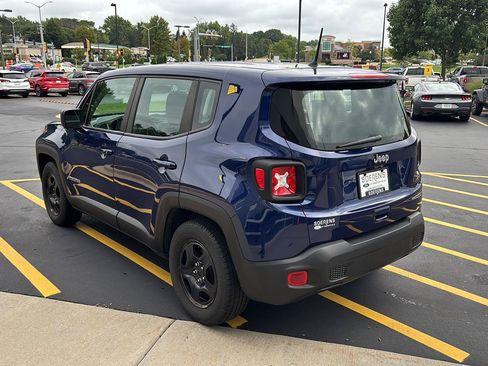 Used 2019 Jeep Renegade Sport FWD image 8