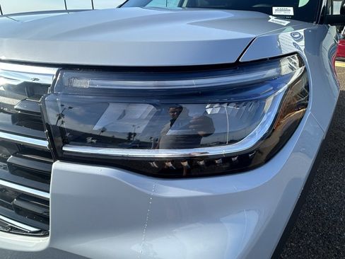 New 2026 Ford Explorer Active image 10