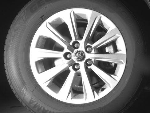 Used 2025 Toyota Grand Highlander FWD image 16