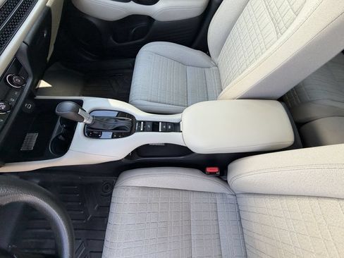 Used 2025 Honda HR-V LX image 18