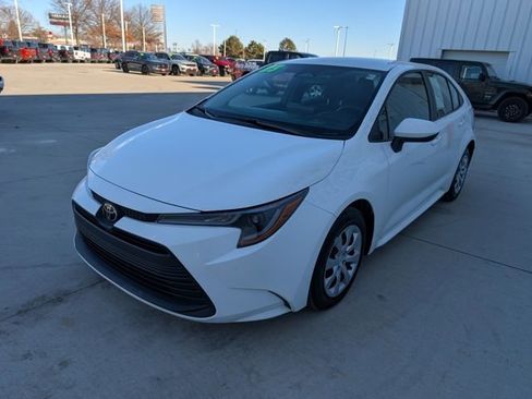 Used 2023 Toyota Corolla LE image 33