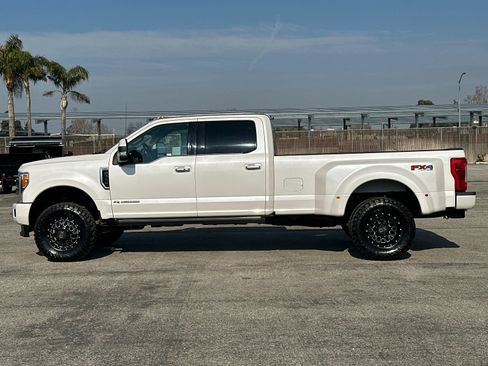 Used 2018 Ford F350 Limited image 7