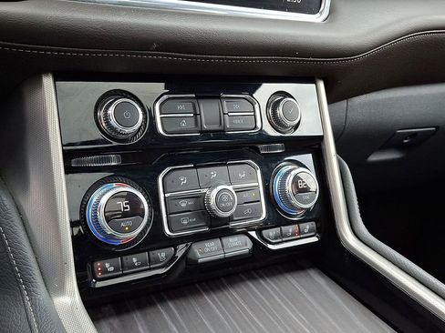 Used 2021 GMC Yukon Denali w/ Denali Ultimate Package image 18