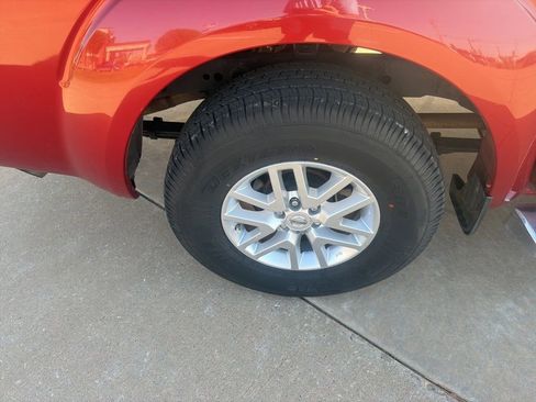 Used 2015 Nissan Frontier SV w/ SV Value Truck Package image 28