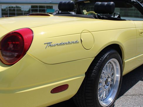 Used 2002 Ford Thunderbird RWD image 32