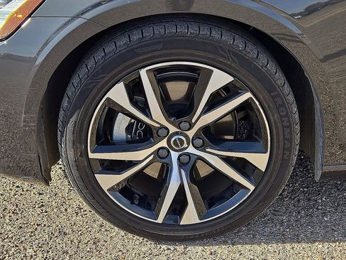 Certified 2024 Volvo S60 B5 Core image 12