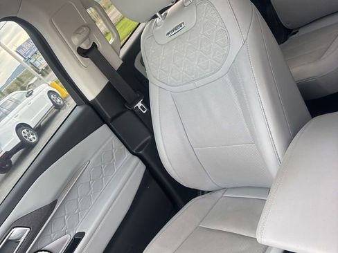 Used 2025 Ford Explorer Platinum w/ LUX Leather Package AWD/4WD image 26