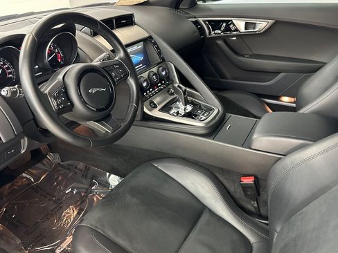 Used 2017 Jaguar F-TYPE Coupe RWD image 4