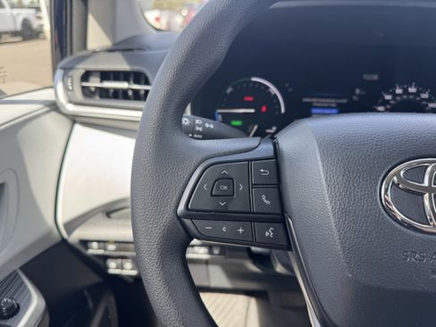 Certified 2026 Toyota Sienna LE AWD/4WD image 30