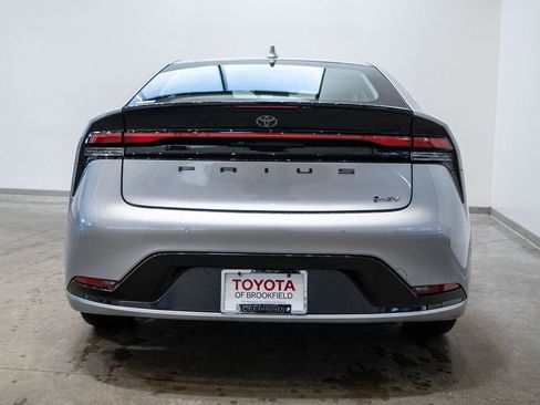 Certified 2025 Toyota Prius XLE image 6