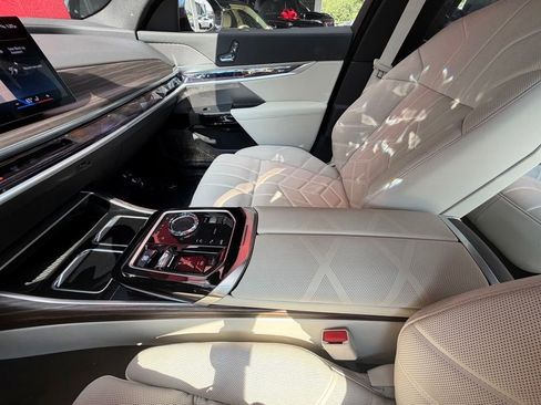 Used 2024 BMW 750e xDrive w/ Premium Package 2 AWD/4WD image 24