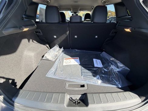 New 2026 Nissan Kicks SR FWD image 13